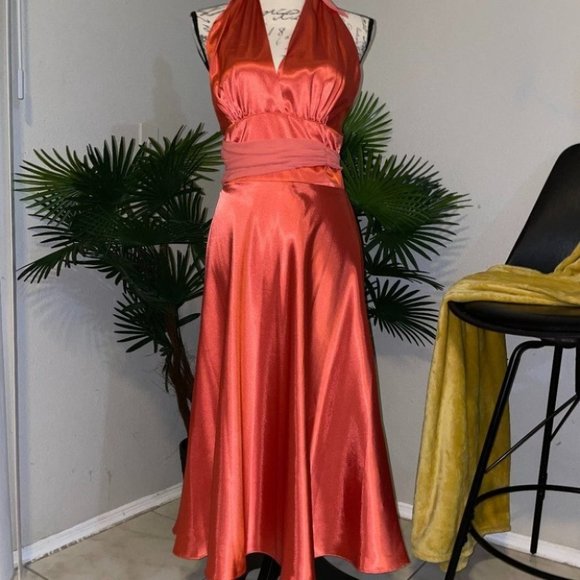 Morgan & Co Knee Lenght Prom Dress - Picture 2 of 8